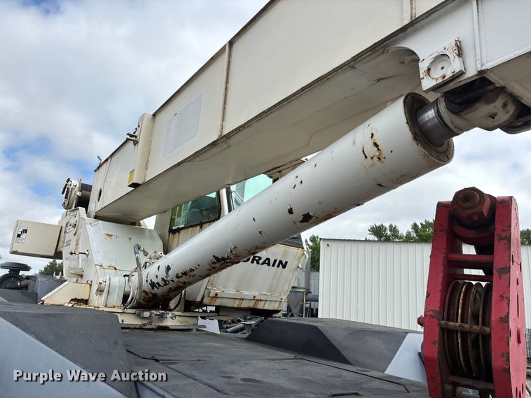 image for item DV4256 1992 Lorain LRT-350D crane