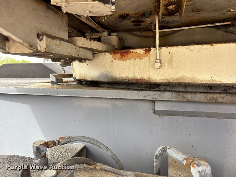 image for item DV4256 1992 Lorain LRT-350D crane