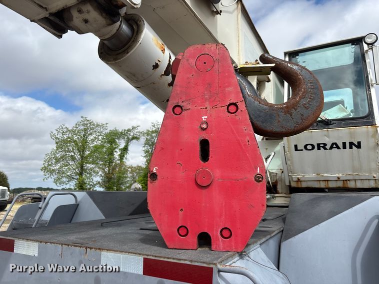 image for item DV4256 1992 Lorain LRT-350D crane