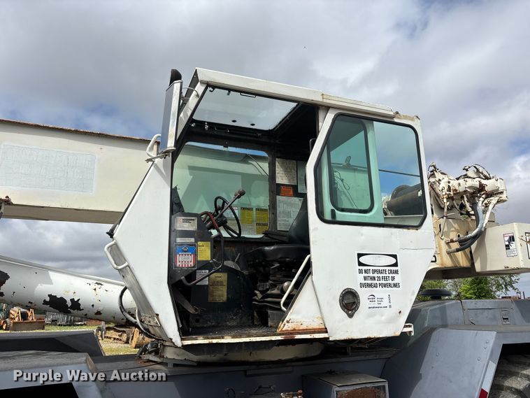 image for item DV4256 1992 Lorain LRT-350D crane