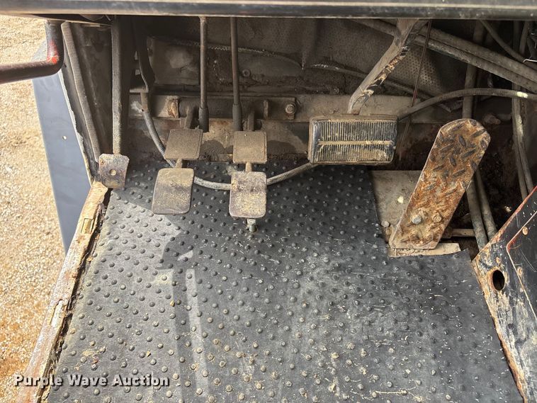 image for item DV4256 1992 Lorain LRT-350D crane