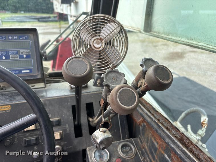 image for item DV4256 1992 Lorain LRT-350D crane