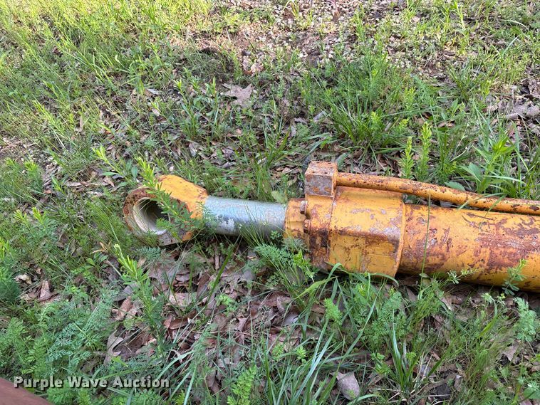 image for item DV4283 Pierce-Pacific Manufacturing LR3/60 excavator equipment