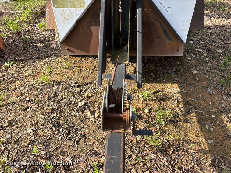 image for item DV4285 Coleman MH4000RDKH light plant