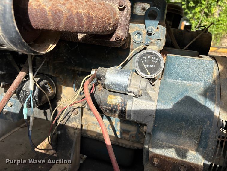 image for item DV4285 Coleman MH4000RDKH light plant