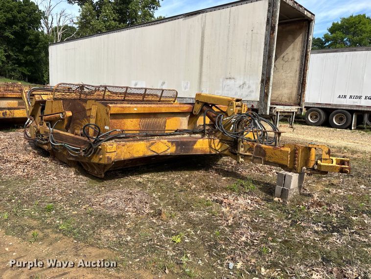 image for item DV4287 1997 Reynolds  17C scraper