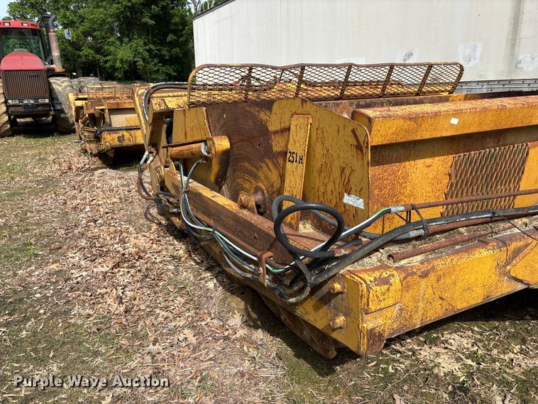 image for item DV4287 1997 Reynolds  17C scraper