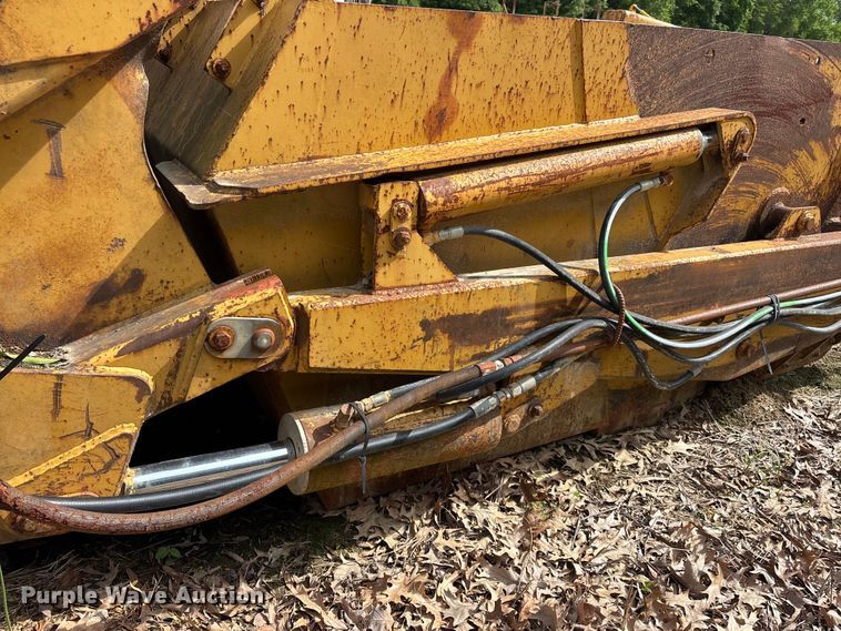 image for item DV4287 1997 Reynolds  17C scraper