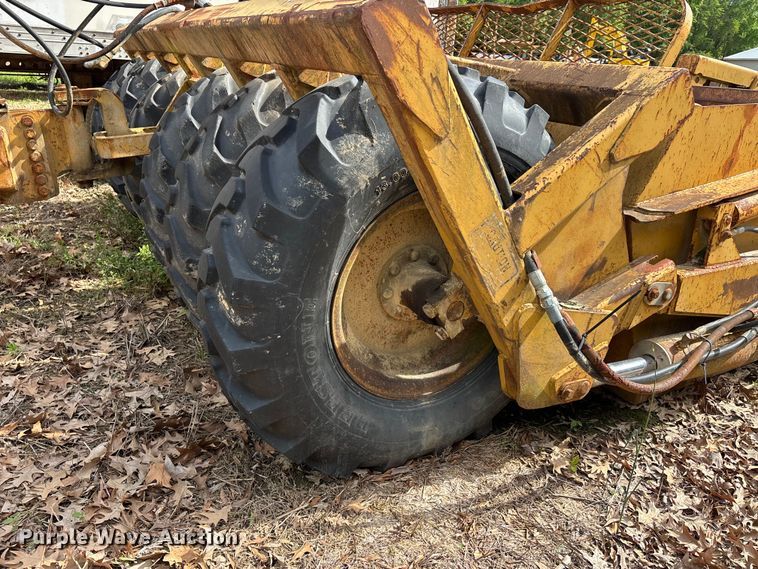 image for item DV4287 1997 Reynolds  17C scraper