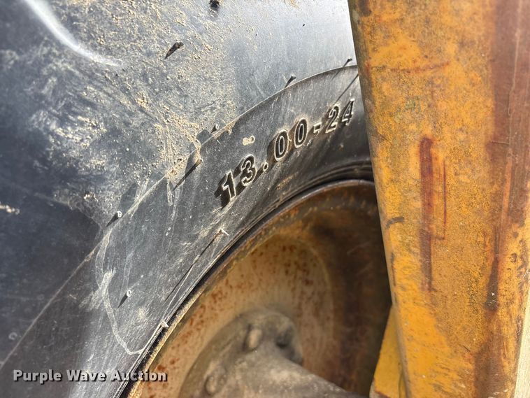 image for item DV4287 1997 Reynolds  17C scraper