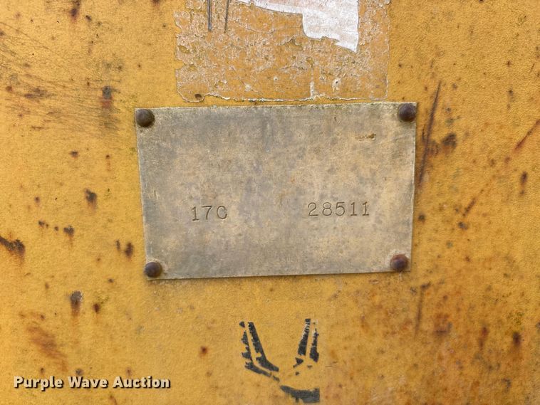 image for item DV4287 1997 Reynolds  17C scraper