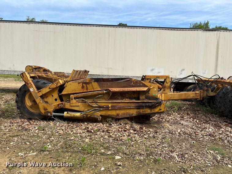 image for item DV4288 2000 Reynolds 17C scraper