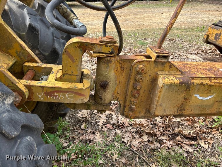 image for item DV4288 2000 Reynolds 17C scraper