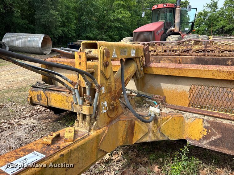 image for item DV4288 2000 Reynolds 17C scraper