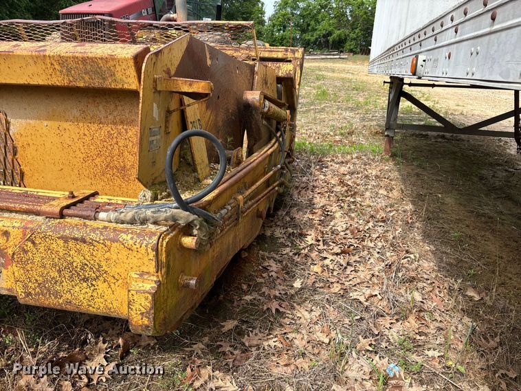 image for item DV4288 2000 Reynolds 17C scraper