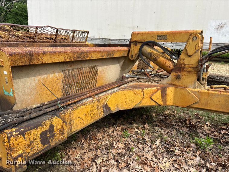 image for item DV4288 2000 Reynolds 17C scraper