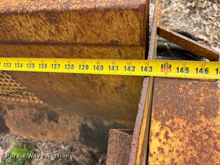 image for item DV4288 2000 Reynolds 17C scraper
