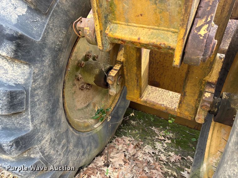 image for item DV4288 2000 Reynolds 17C scraper