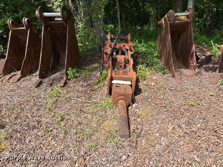 image for item DV4292 Excavator breaker