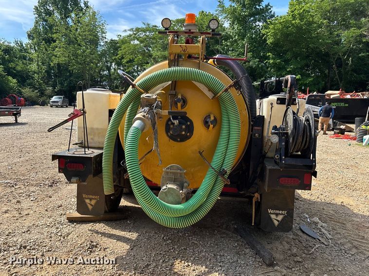 image for item DV4304 2023 Vermeer CV573GT vacuum excavator