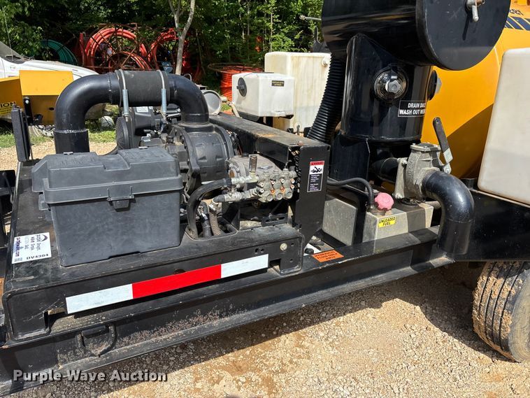 image for item DV4304 2023 Vermeer CV573GT vacuum excavator