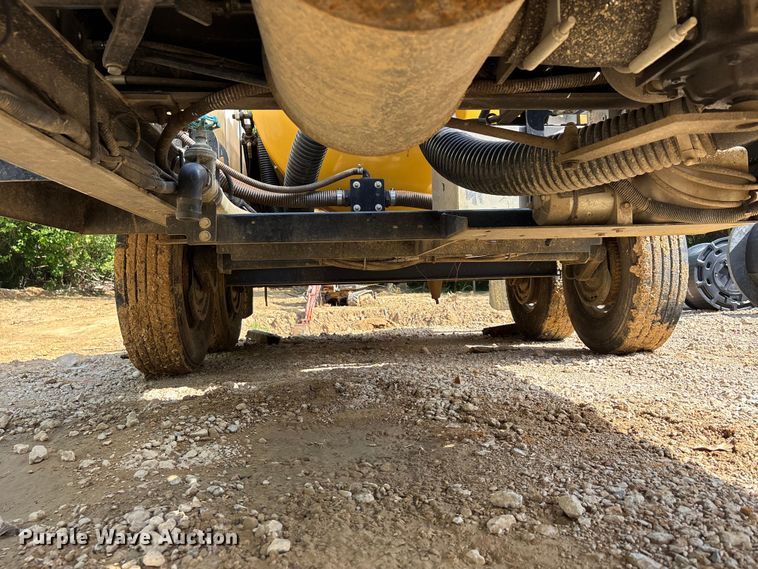 image for item DV4304 2023 Vermeer CV573GT vacuum excavator