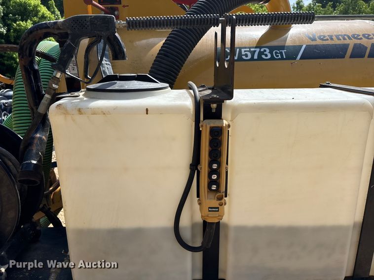 image for item DV4304 2023 Vermeer CV573GT vacuum excavator