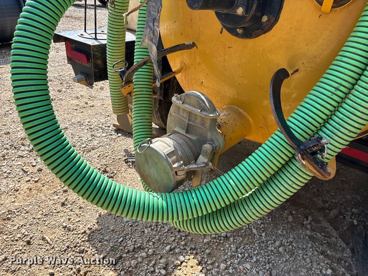 image for item DV4304 2023 Vermeer CV573GT vacuum excavator