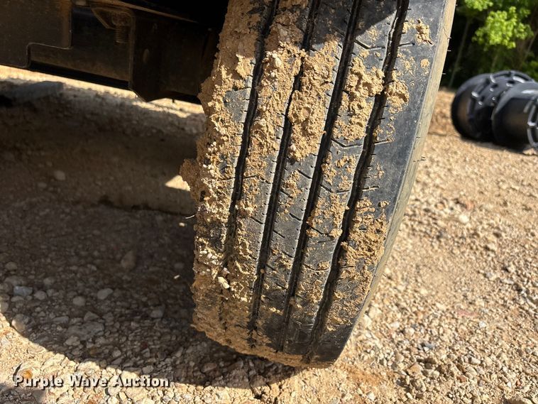 image for item DV4304 2023 Vermeer CV573GT vacuum excavator