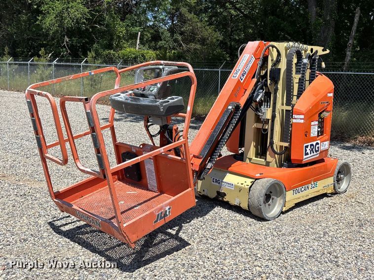 Photo of a 2015 JLG Toucan 32E