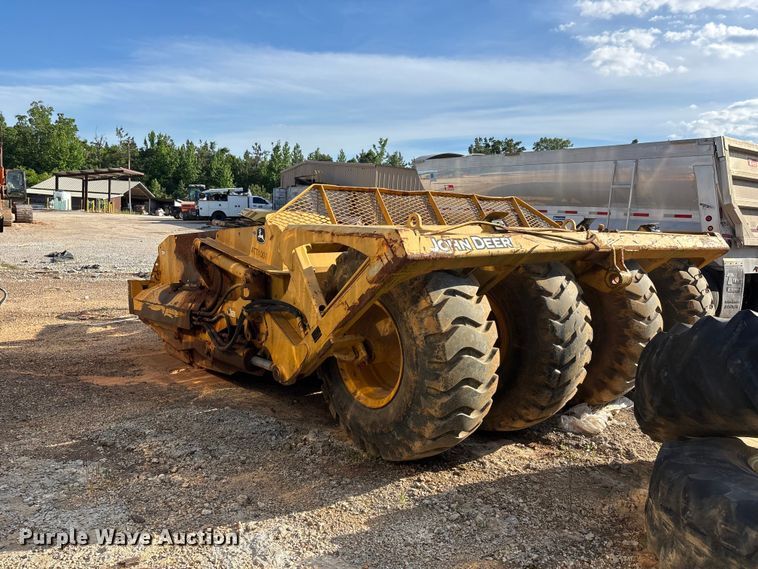 image for item DV4308 John Deere 1812C scraper