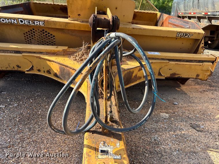 image for item DV4308 John Deere 1812C scraper