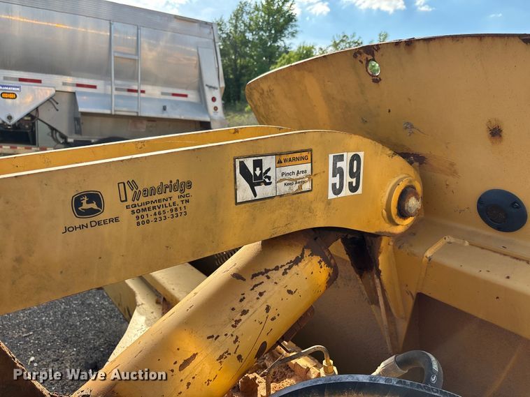 image for item DV4308 John Deere 1812C scraper