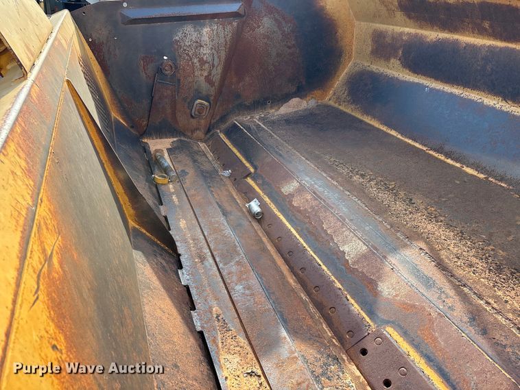 image for item DV4308 John Deere 1812C scraper