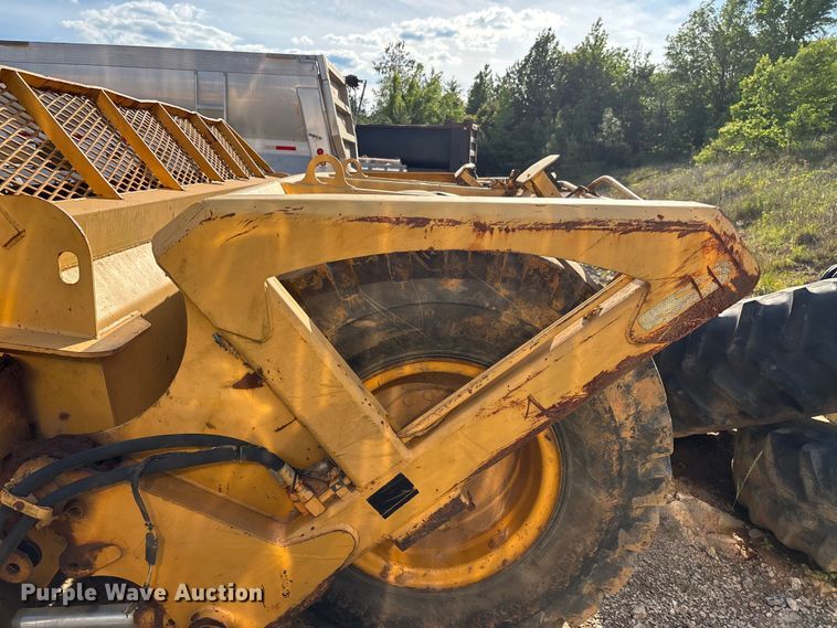 image for item DV4308 John Deere 1812C scraper
