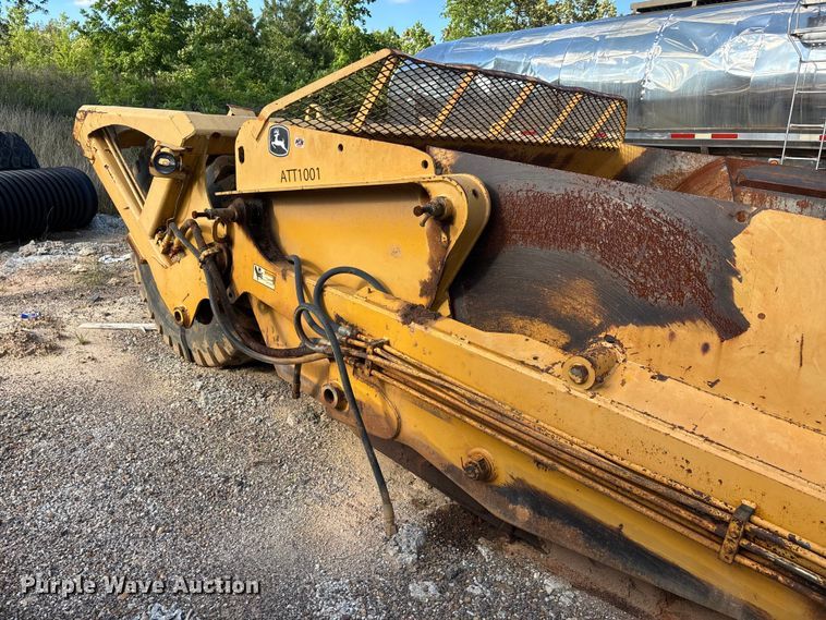image for item DV4308 John Deere 1812C scraper