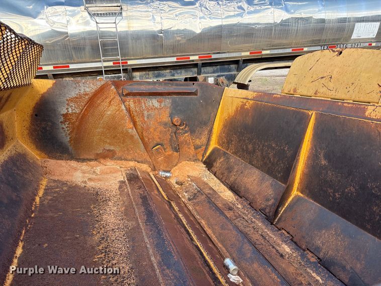 image for item DV4308 John Deere 1812C scraper