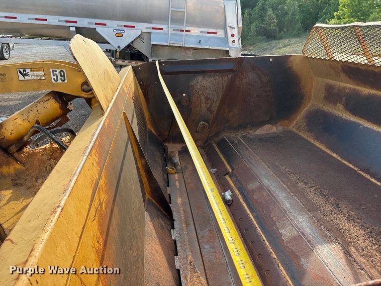 image for item DV4308 John Deere 1812C scraper