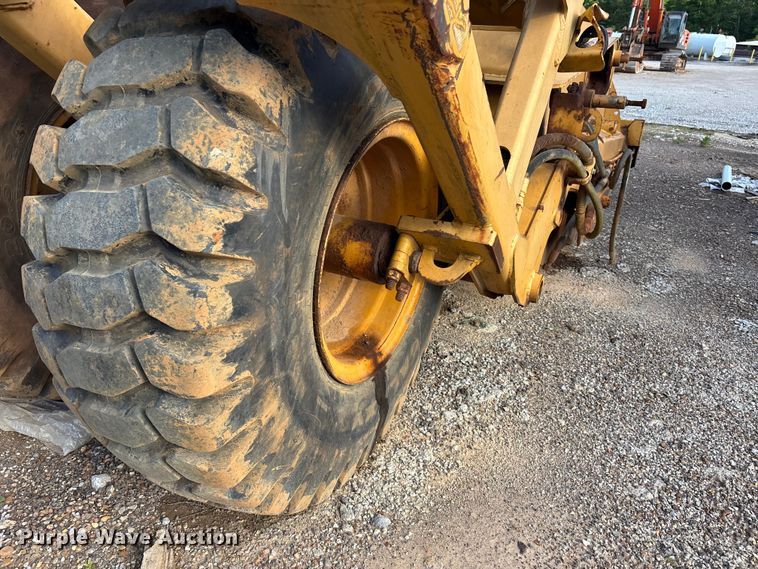 image for item DV4308 John Deere 1812C scraper