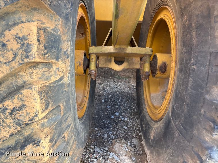 image for item DV4308 John Deere 1812C scraper