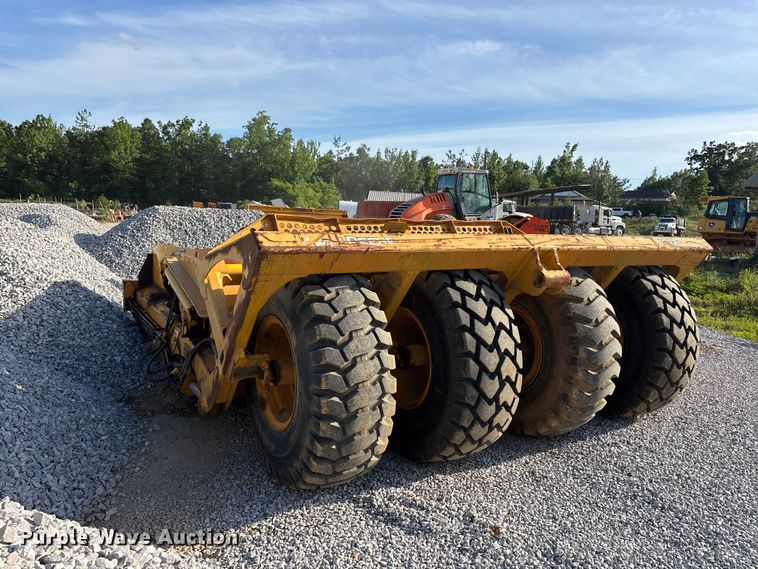 image for item DV4309 John Deere 1812C scraper