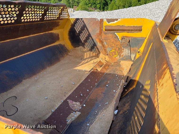 image for item DV4309 John Deere 1812C scraper