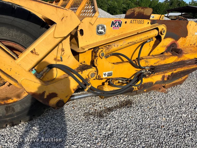 image for item DV4309 John Deere 1812C scraper