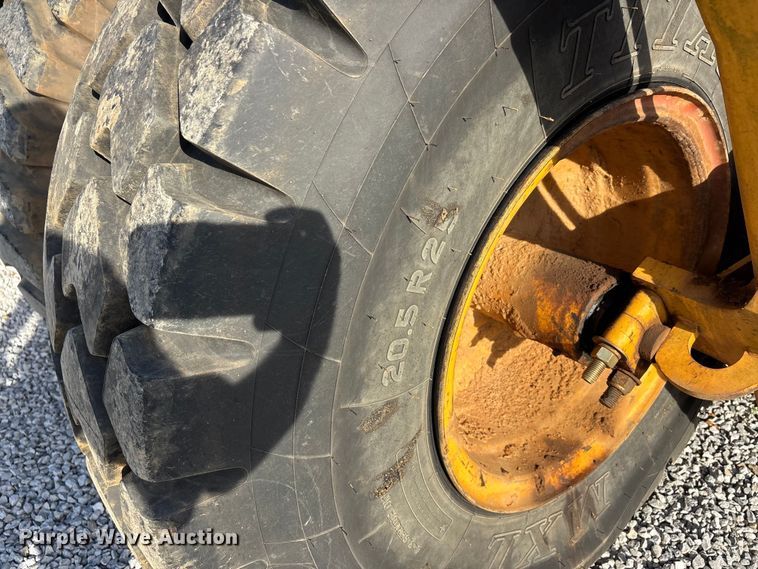 image for item DV4309 John Deere 1812C scraper