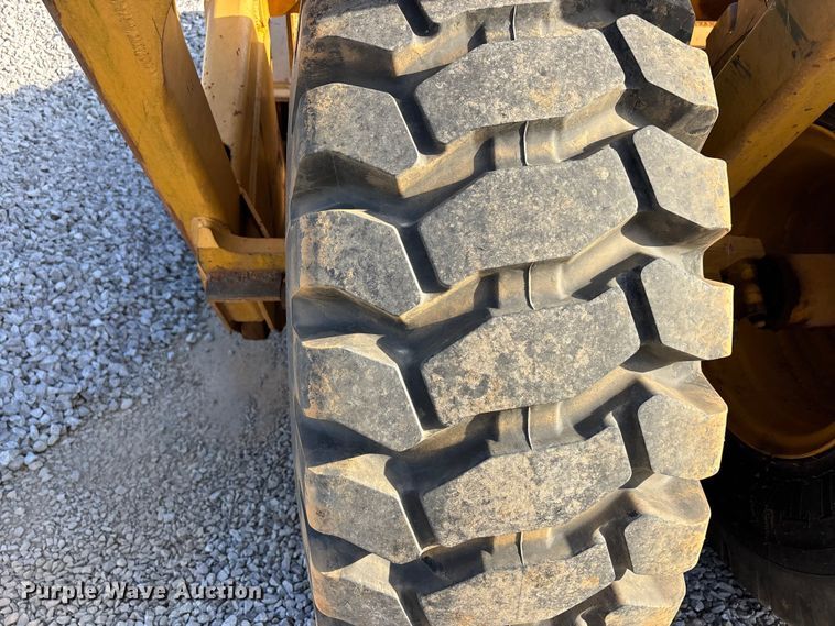 image for item DV4309 John Deere 1812C scraper