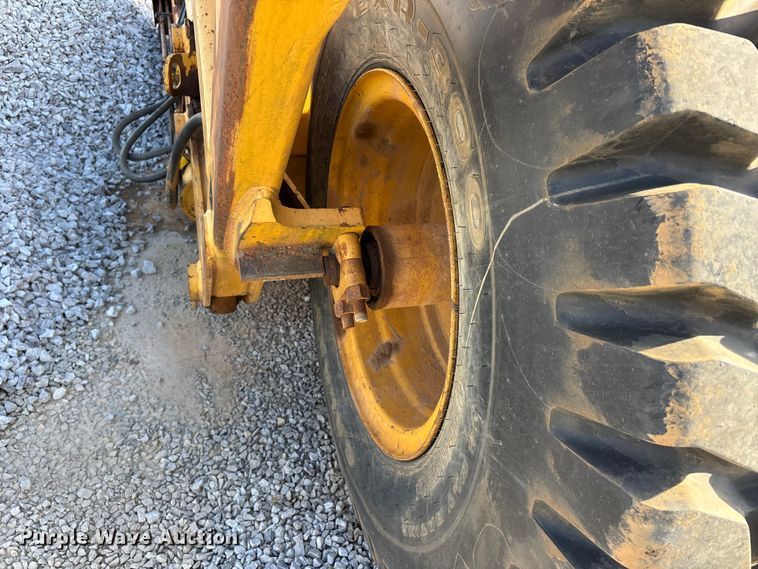image for item DV4309 John Deere 1812C scraper