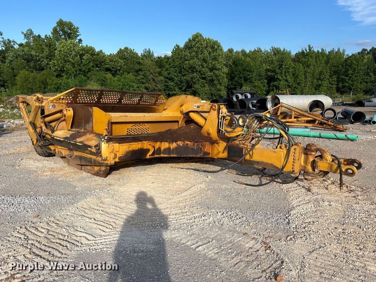 image for item DV4311 John Deere 1812C scraper