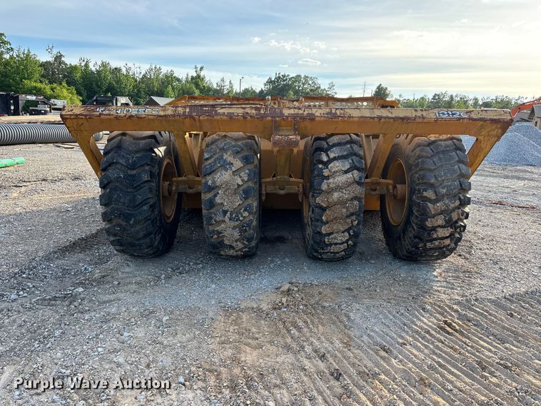 image for item DV4311 John Deere 1812C scraper