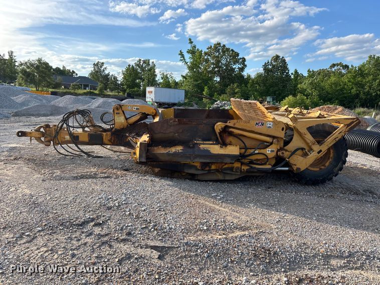 image for item DV4311 John Deere 1812C scraper