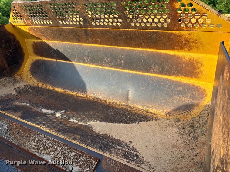 image for item DV4311 John Deere 1812C scraper